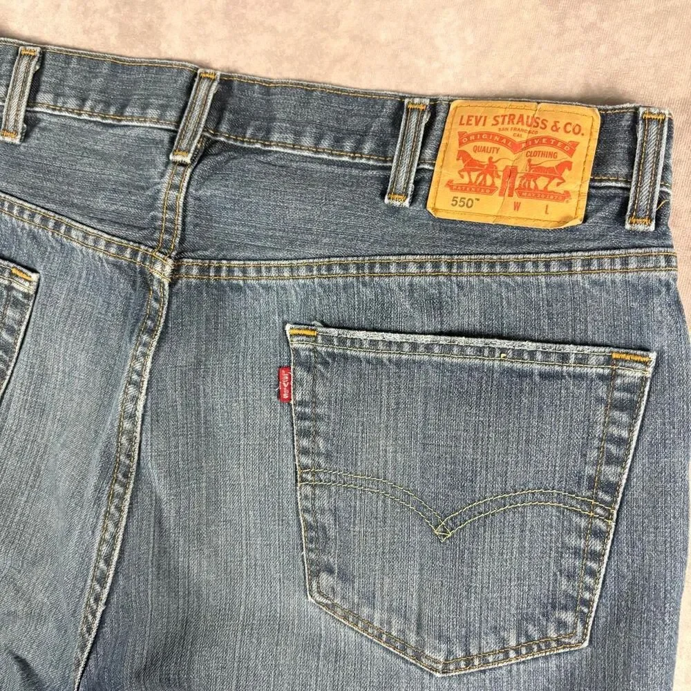 levis 550 loose fit blue jeans